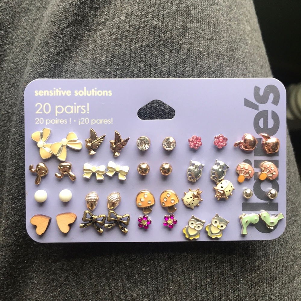 ASSORTED EARRINGS